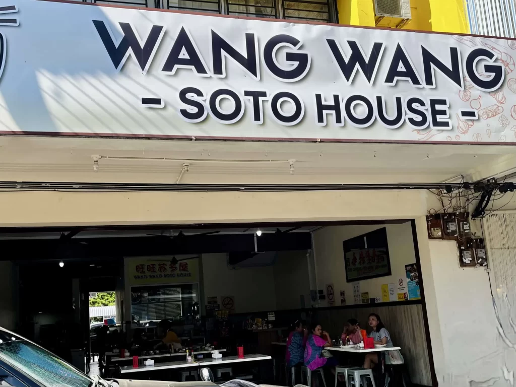 Visiting Semporna: What to Know Before You Dive or Transit 11 Wang Wang Soto Haus in Semporna from outside